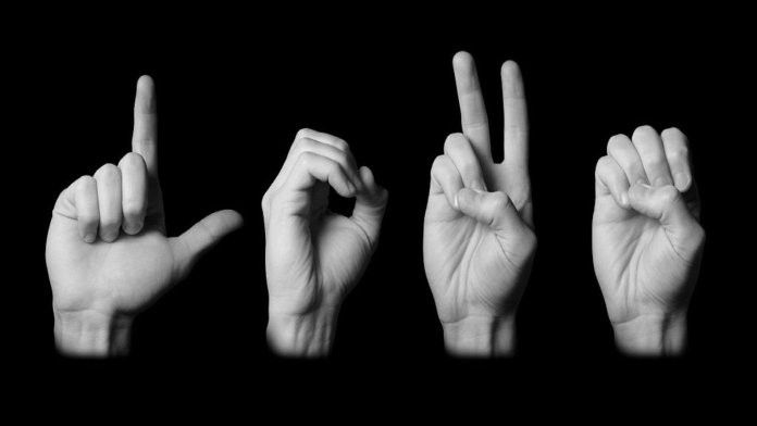 How to Use AI for Learning Sign Language in Real Time?